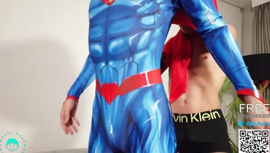 Spiderman vs Superman