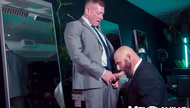 Muscular Bruce Beckham relentlessly bareback with Mark Vallant