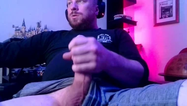 Chubby Guy Stroking and Cumming