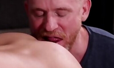 Gabe Bradshaw virgin hole punished by redhead Eric The Red